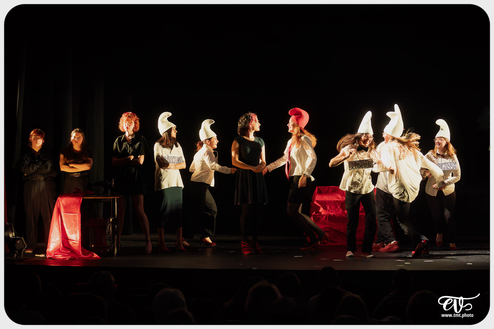 BLANCHE-NEIGE FOUTUE FORET